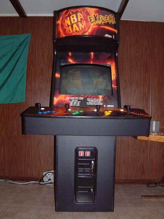 arcade game play screen video